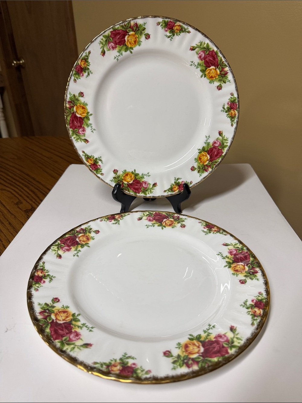 Royal Albert Old Country Roses 10.5" plates with Gold Trim - Set of 2